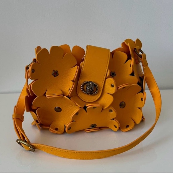 Kurt Geiger London Chelsea Flowers. NWOT with dust bag - Picture 1 of 5